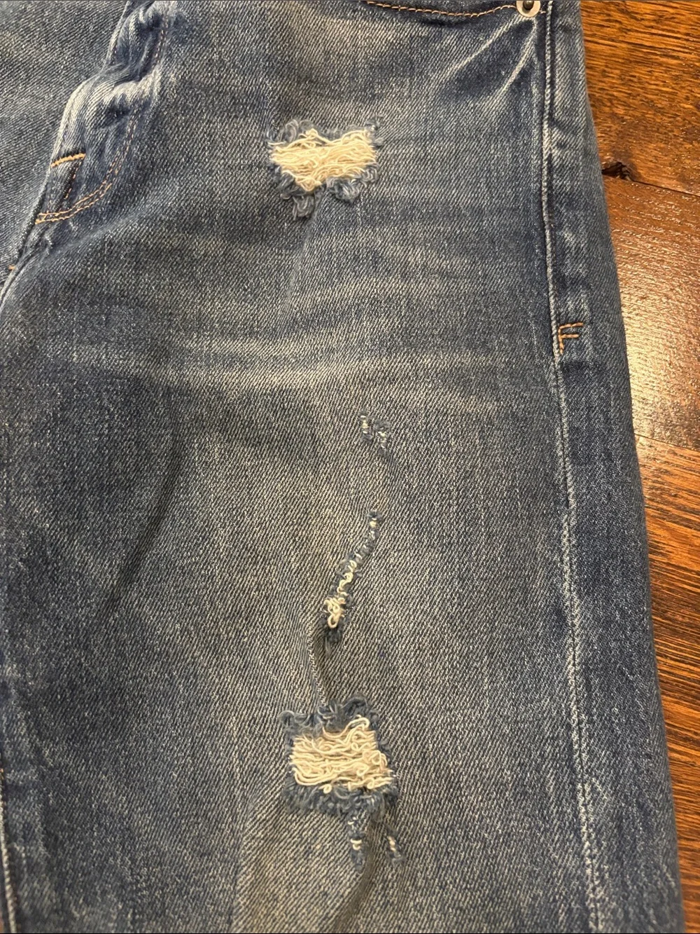 Frame Denim Women’s Distressed Blue Denim Knee-Length Shorts Size 25